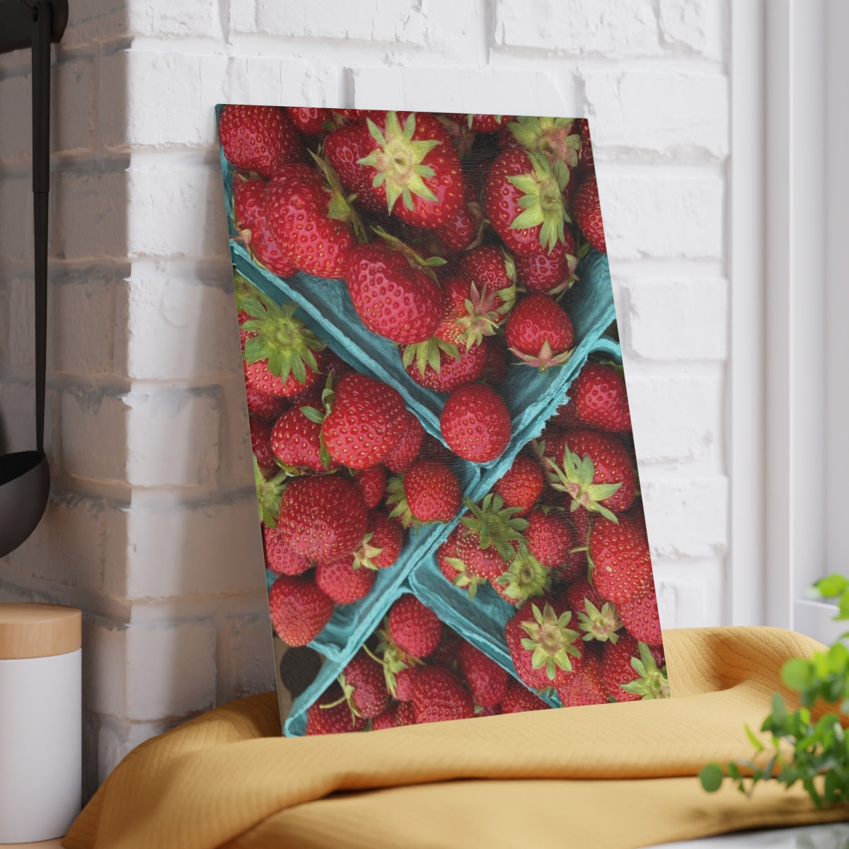 NN Glass Cutting Board Lots Of Strawberries