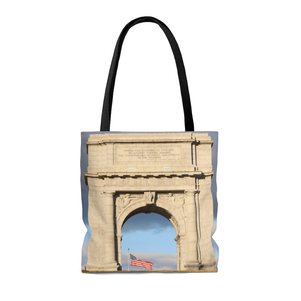 NN AOP Tote Bag VF National Memorial Arch & American Flag