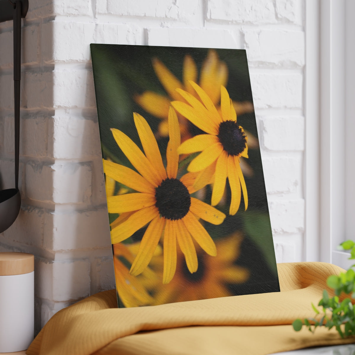 NN Glass Cutting Board 2 Black Eyed Susans