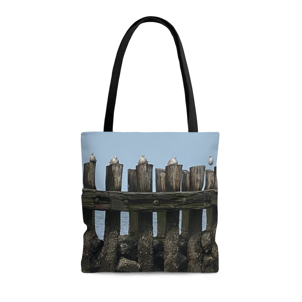 NN AOP Tote Bag DE Resting Birds On Wood