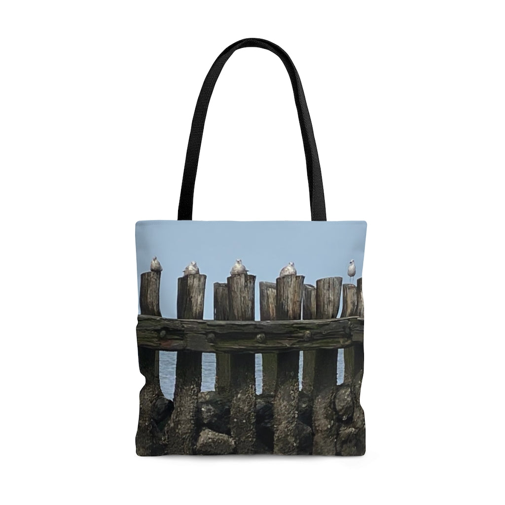 NN AOP Tote Bag DE Resting Birds On Wood